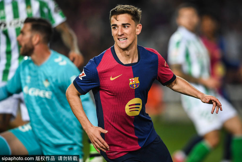 西甲-费兰助攻加维破门 巴萨主场1-1贝蒂斯4分领跑联赛