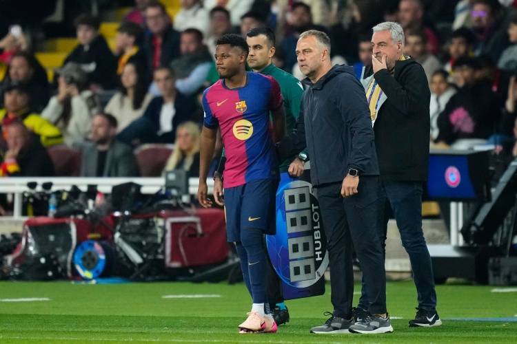 巴萨10号仍0球0助巴萨3打2法蒂球没传好，本场替补7分钟3触球